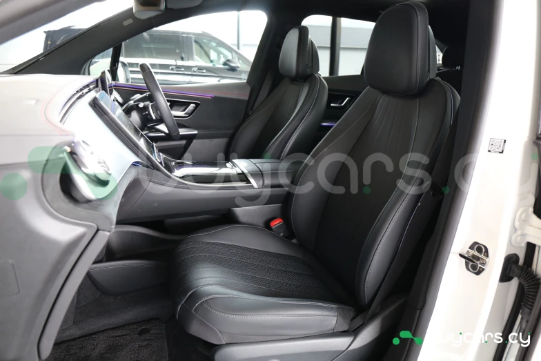 Mercedes EQE Белый