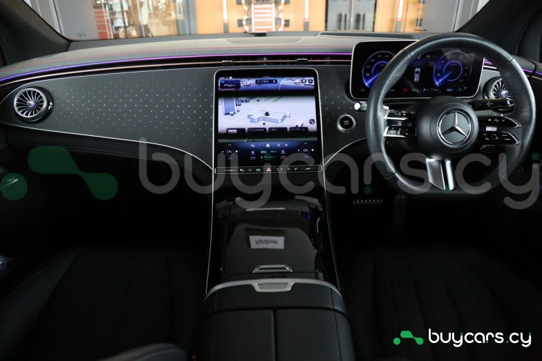 Mercedes EQE Белый