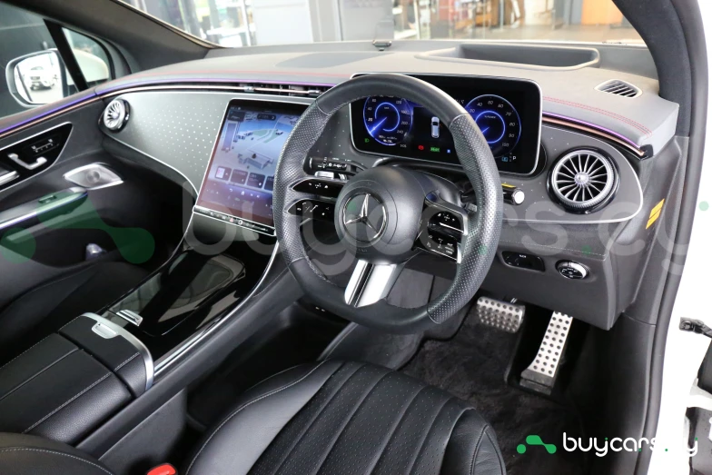 Mercedes EQE Белый