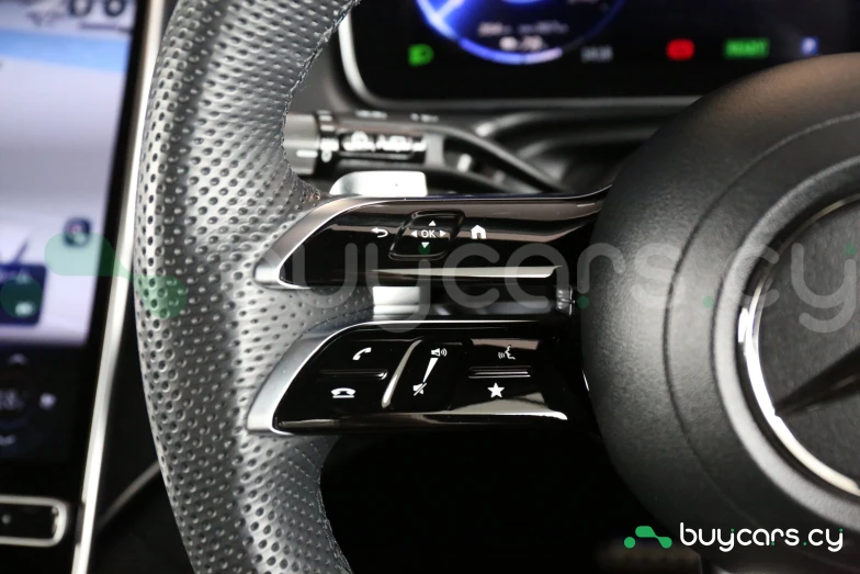 Mercedes EQE Белый