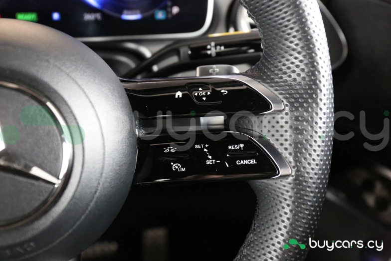 Mercedes EQE Белый