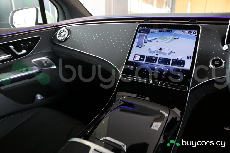 Mercedes EQE Белый