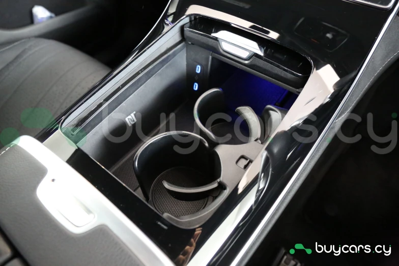 Mercedes EQE Белый