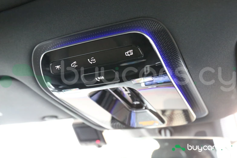 Mercedes EQE Белый