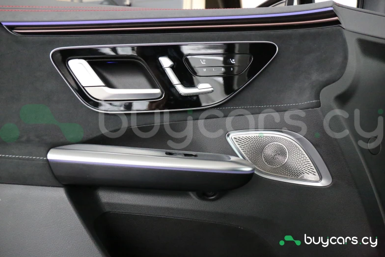 Mercedes EQE Белый