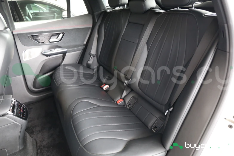 Mercedes EQE Белый