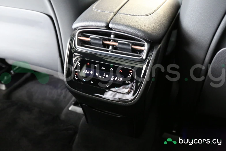 Mercedes EQE Белый