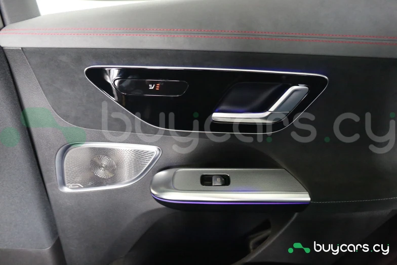 Mercedes EQE Белый