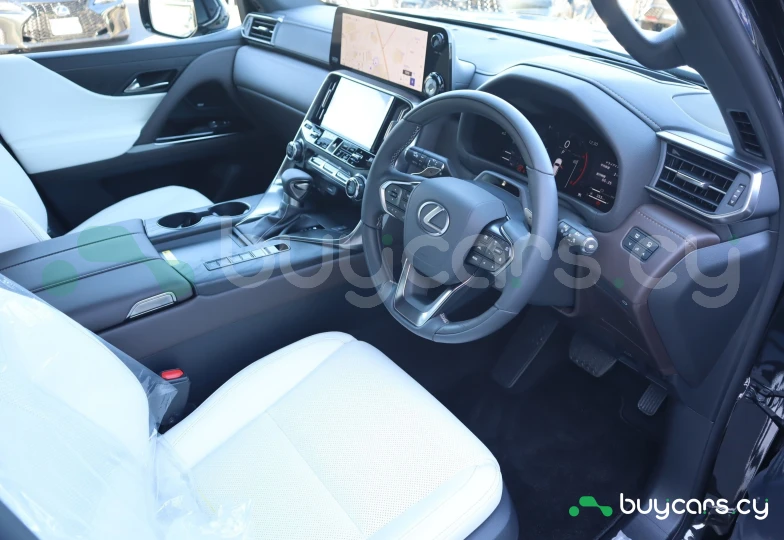 Lexus LX Черный