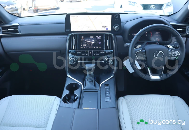 Lexus LX Черный