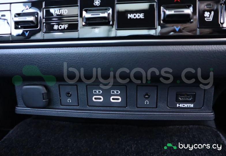 Lexus LX Черный