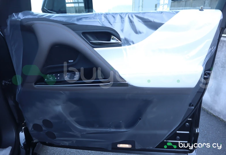 Lexus LX Черный