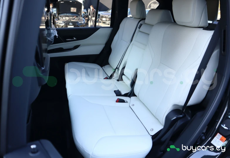 Lexus LX Черный