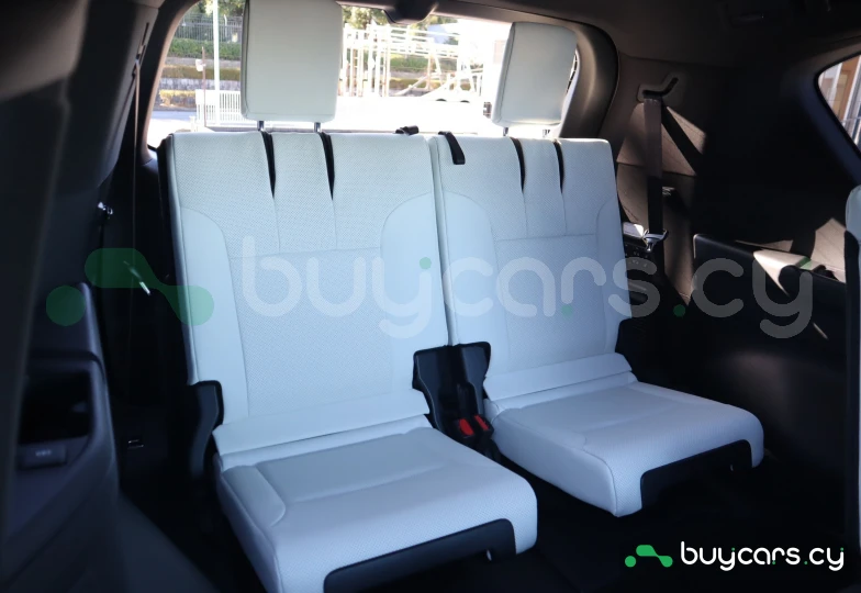 Lexus LX Черный