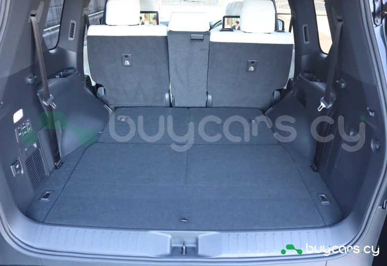 Lexus LX Черный