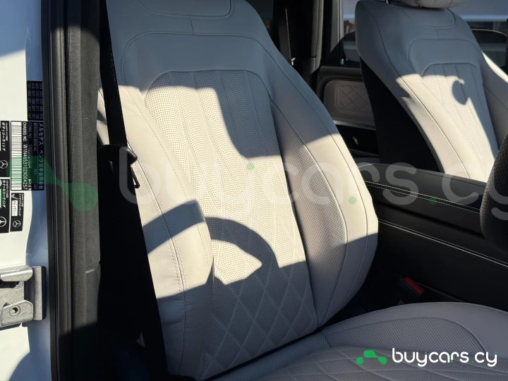 Mercedes G-class White