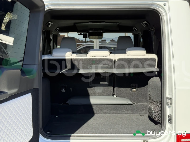 Mercedes G-class White