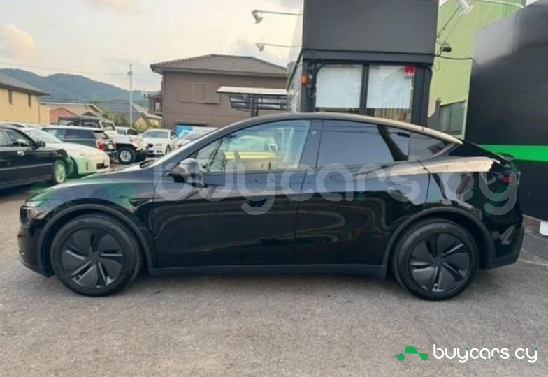 Tesla Model Y Black