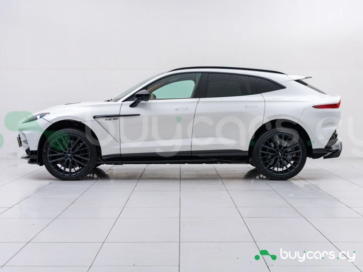 Aston Martin DBX Белый