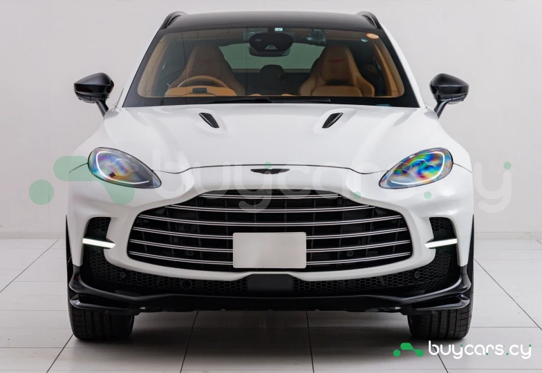 Aston Martin DBX Белый