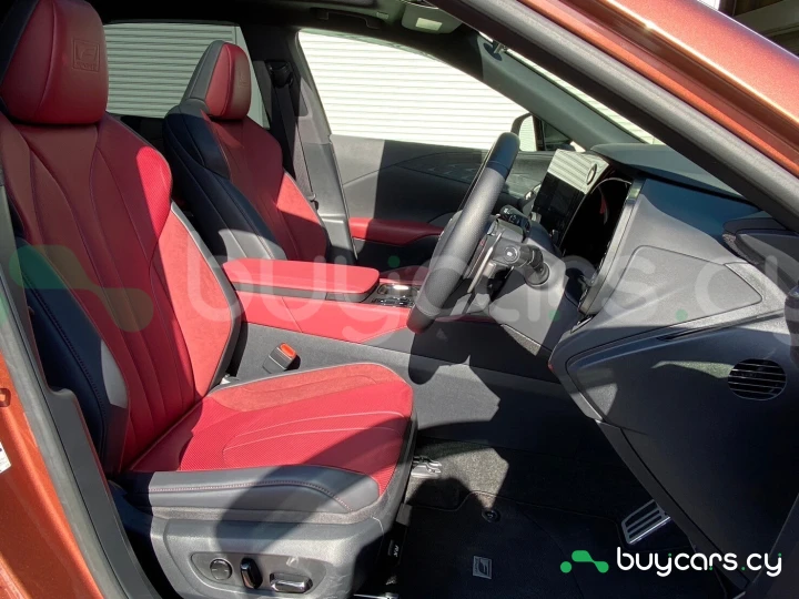 Lexus RX Красный