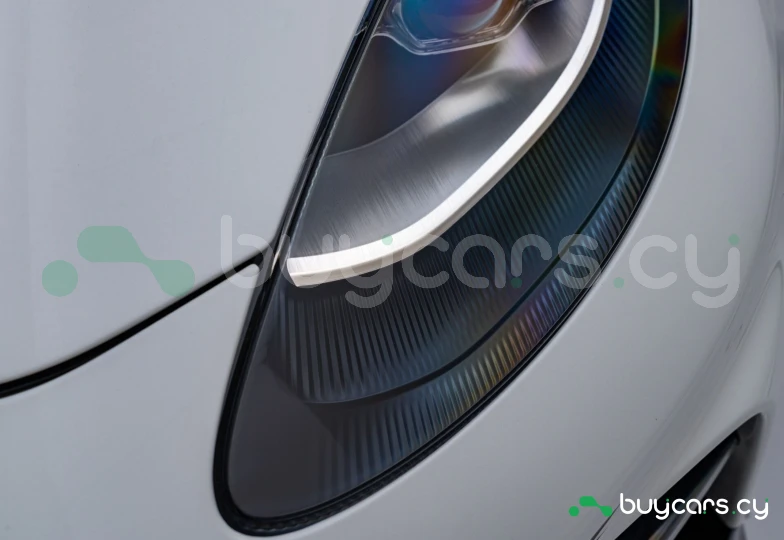 Aston Martin DBX Белый