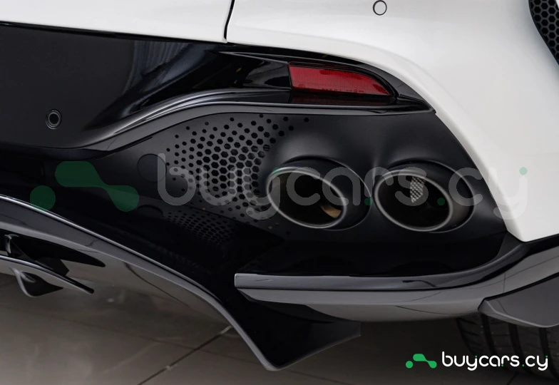 Aston Martin DBX Белый