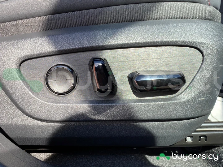 Lexus RX Красный