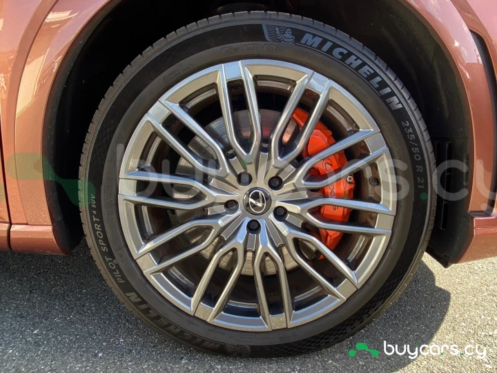 Lexus RX Красный