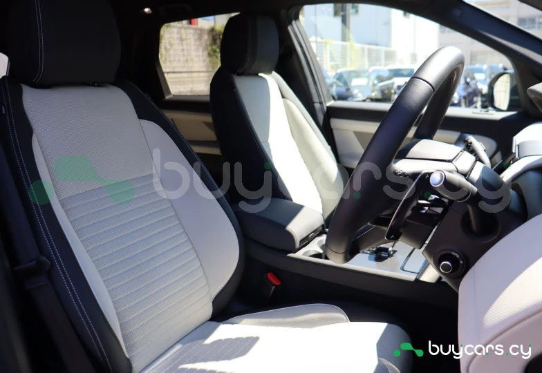 Land Rover Discovery Sport Серый