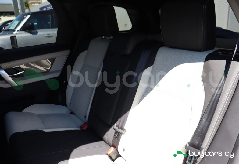 Land Rover Discovery Sport Серый