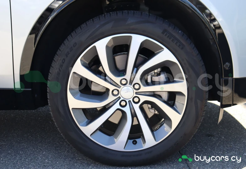 Land Rover Discovery Sport Серый