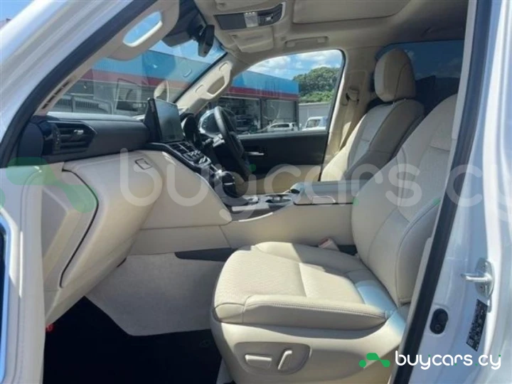 Toyota Land Cruiser Белый