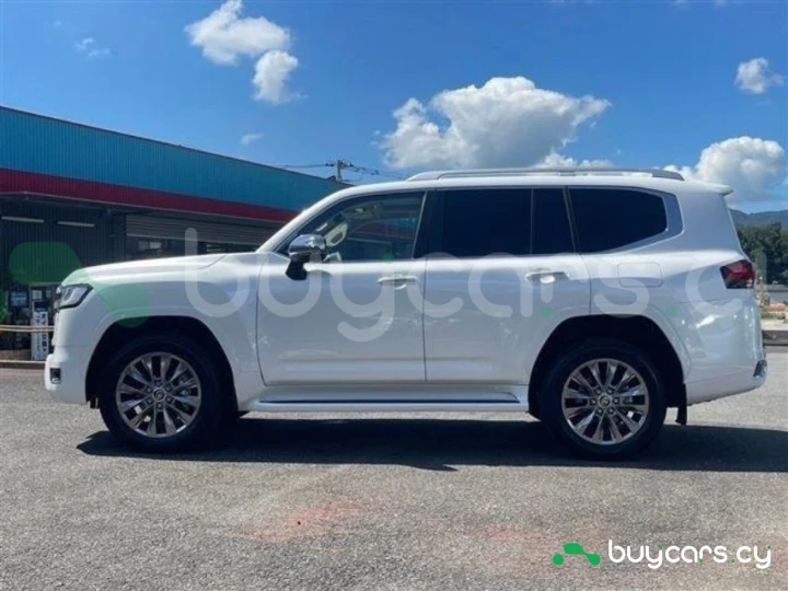 Toyota Land Cruiser Белый