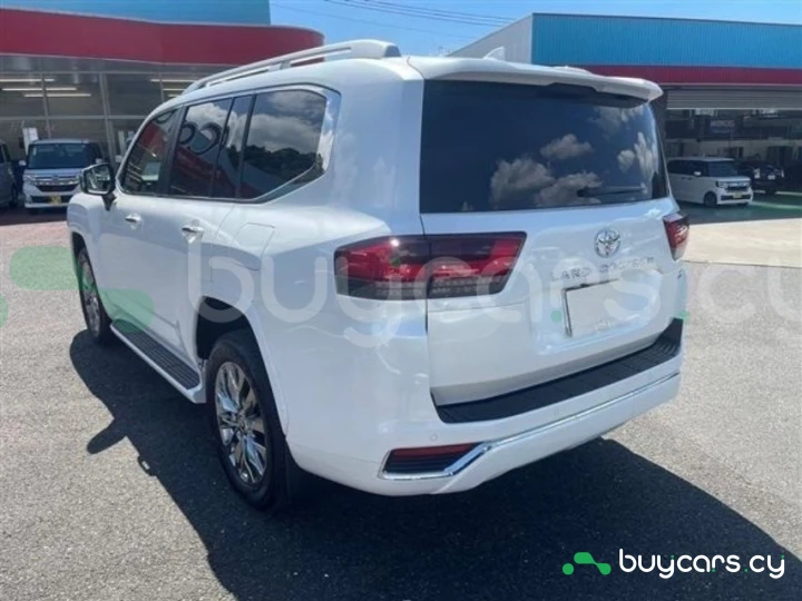 Toyota Land Cruiser Белый