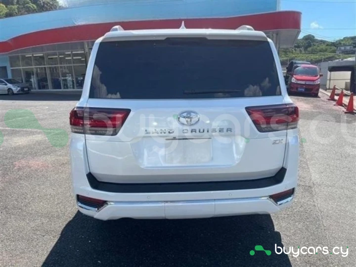 Toyota Land Cruiser Белый