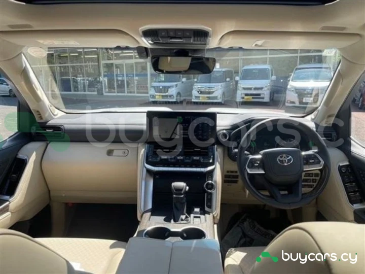 Toyota Land Cruiser Белый