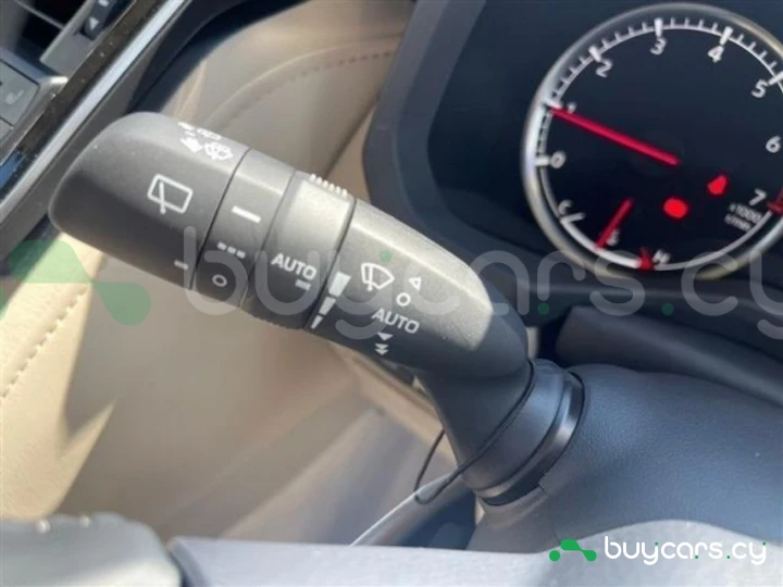 Toyota Land Cruiser Белый