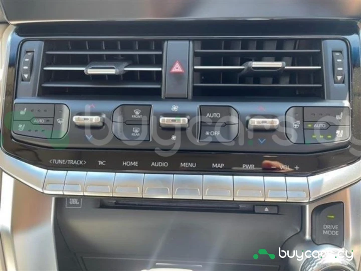 Toyota Land Cruiser Белый