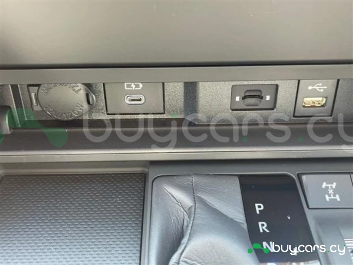 Toyota Land Cruiser Белый