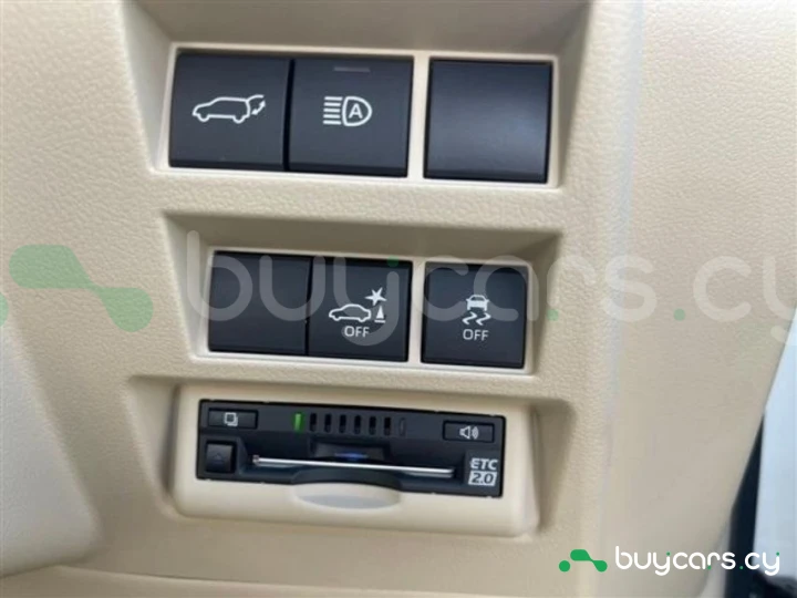 Toyota Land Cruiser Белый