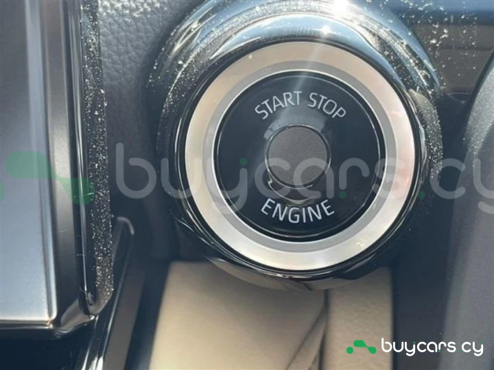 Toyota Land Cruiser Белый