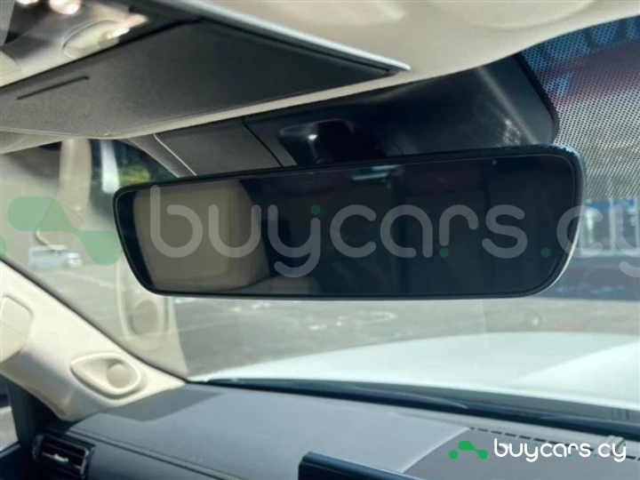 Toyota Land Cruiser Белый