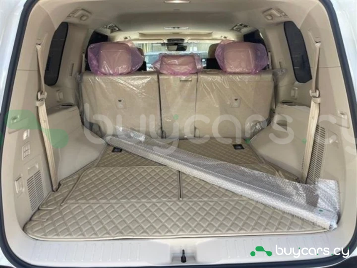 Toyota Land Cruiser Белый