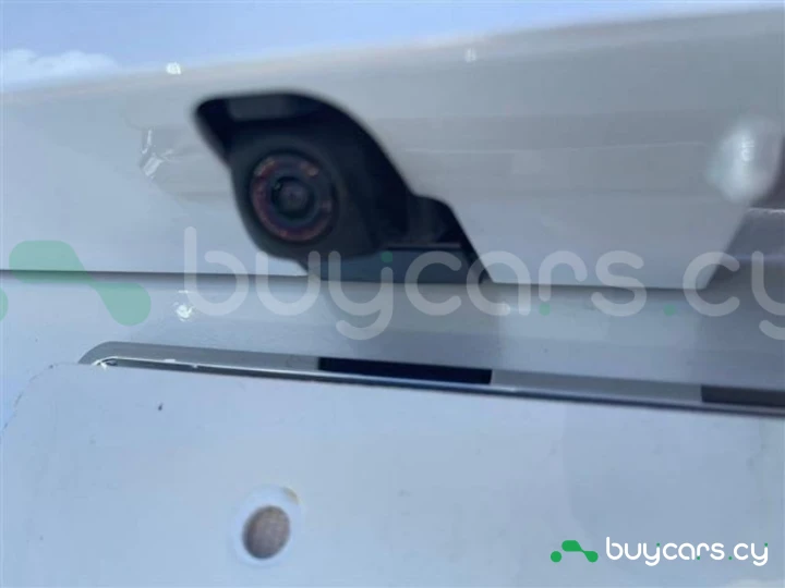 Toyota Land Cruiser Белый