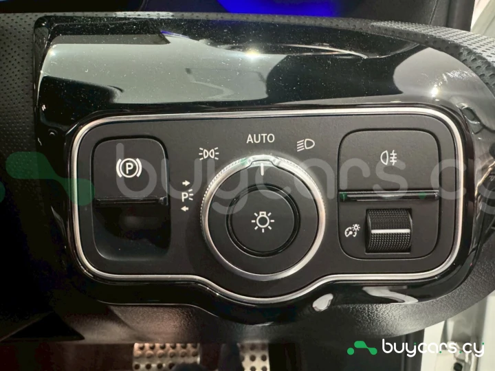 Mercedes CLA-class Белый