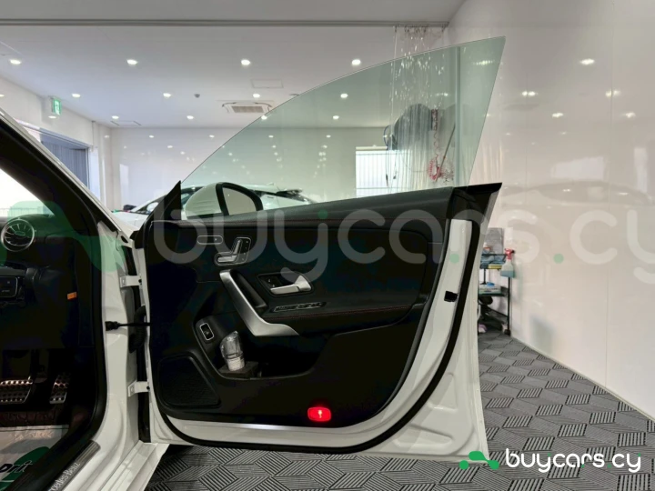 Mercedes CLA-class Белый