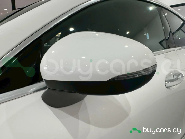 Mercedes CLA-class Белый