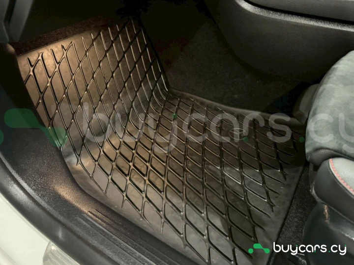 Mercedes CLA-class Белый