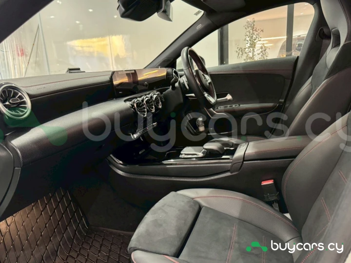 Mercedes CLA-class Белый